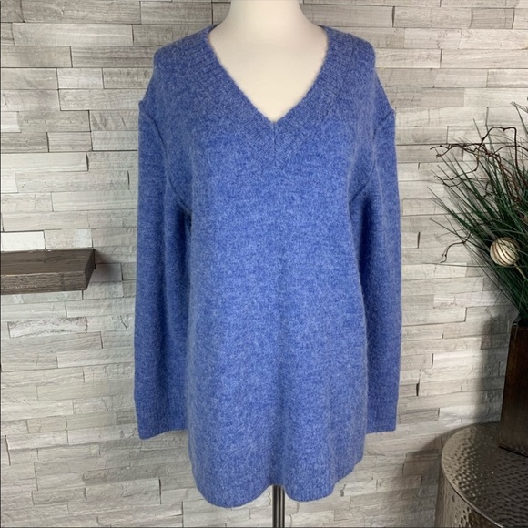 Magaschoni Sweaters - M Magaschoni NWT Blue V-Neck Fuzzy Sweater MEDIUM